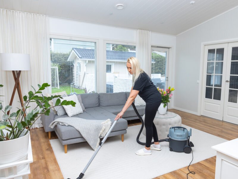 Kotisiivous, toimistosiivous, ikkunapesu ja muuttosiivous.